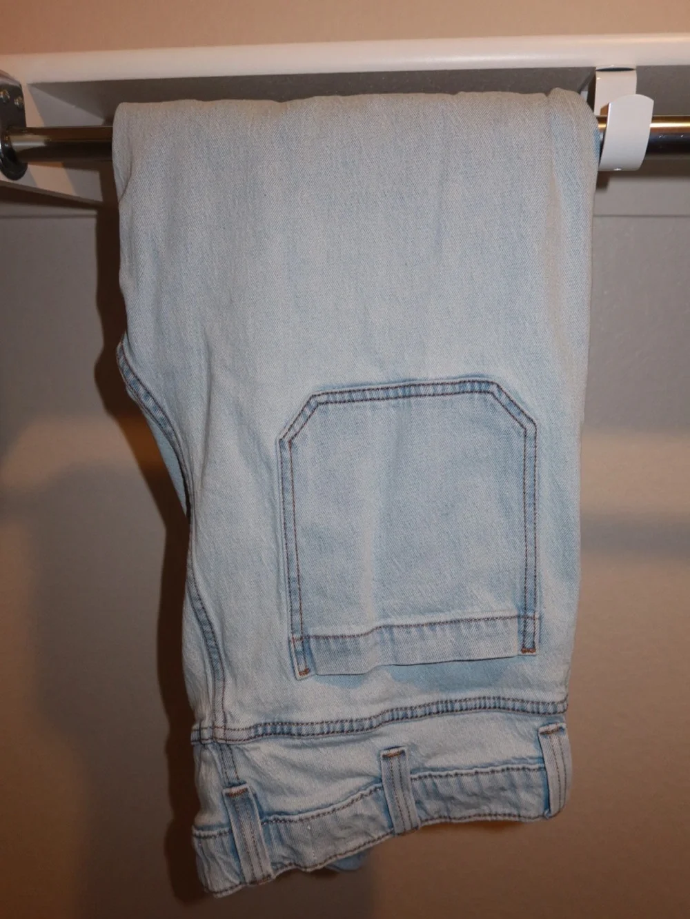 Light Wash Baggy Men’s Jeans